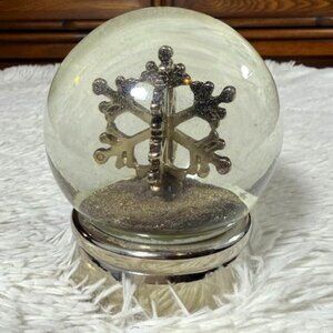 Vintage Silver Snowflake on Gold Shimmer Textured Stone Snow Globe